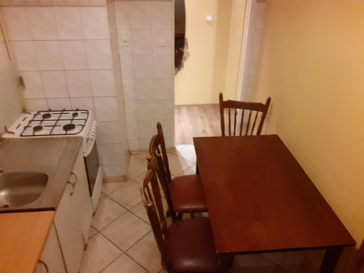 Kamienica Lägenhet Gniezno Exteriör bild